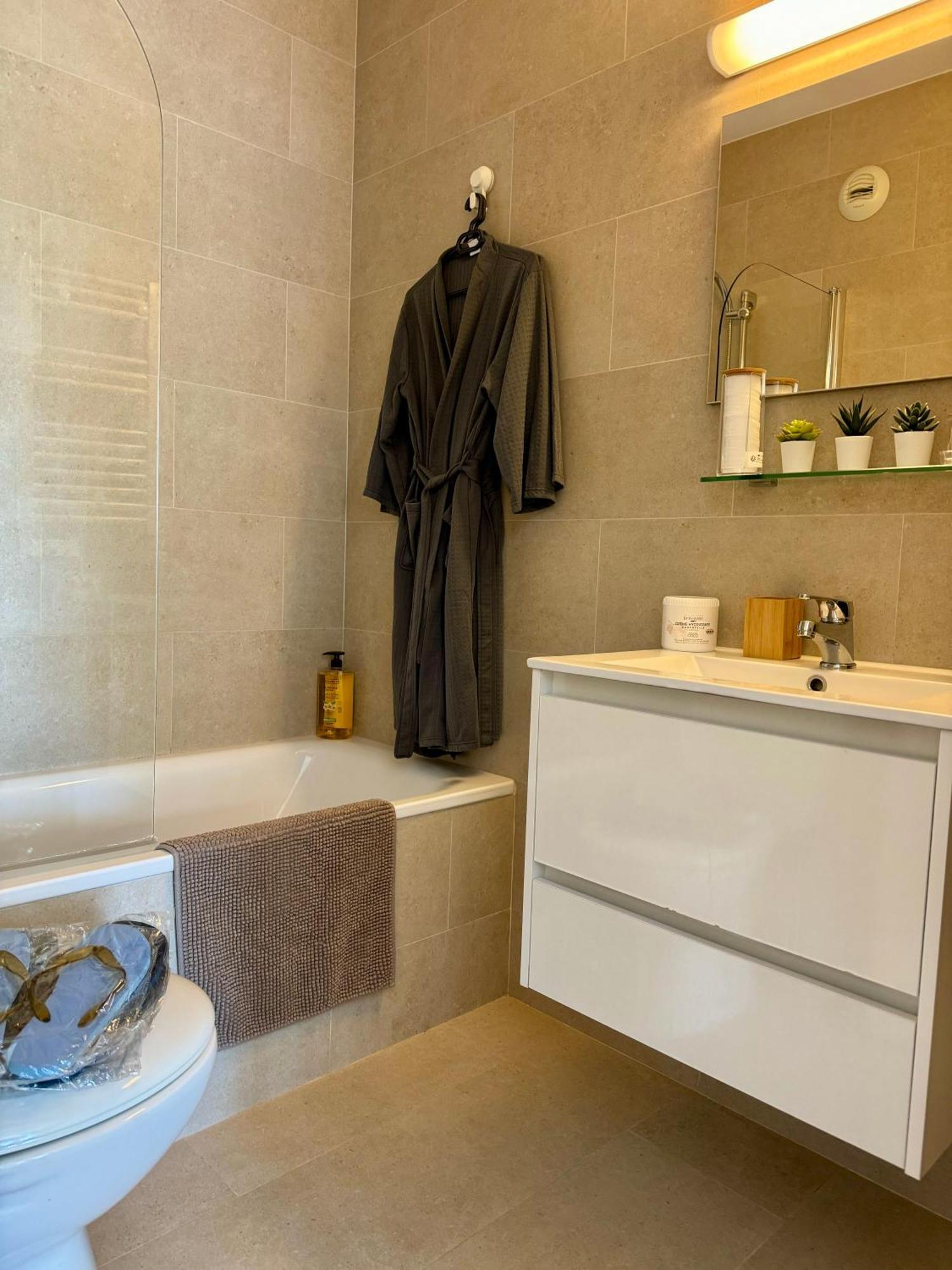 My Resid Appart Cannes Marina Vue Piscine Mandelieu Eksteriør billede